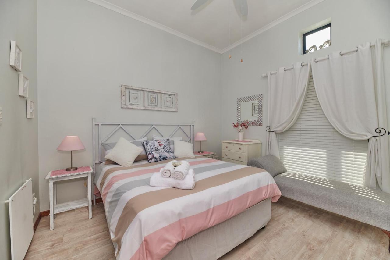 Fraai Uitzicht Struisbaai Apartment Ngoại thất bức ảnh